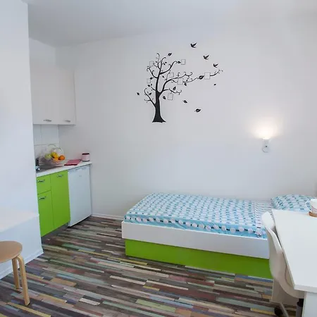 Cubo מוסטר